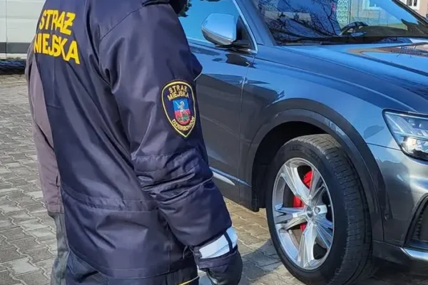 Straż Miejska i Policja uczą bezpieczeństwa w Szkole Podstawowej nr 3 w Dzierżoniowie