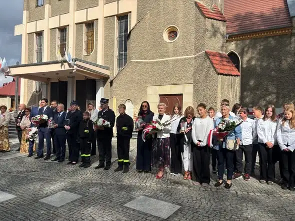 Uczniowie z Piławy oddali hołd Sybirakom w 87. rocznicę sowieckiej napaści