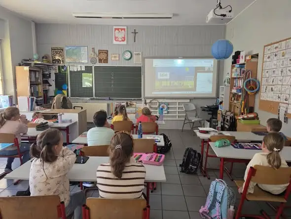 Tydzień Bezpieczeństwa w szkole: uczniowie uczą się, jak reagować na przemoc rówieśniczą