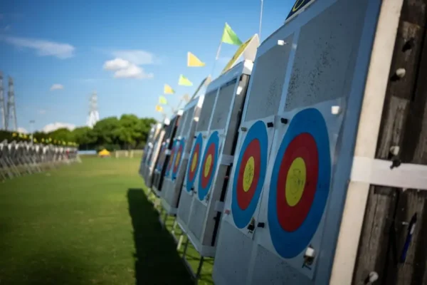 Dwa złote medale w Warszawie! Zawodnik z urazem wygrał III Ogólnopolski Turniej Run-Archery