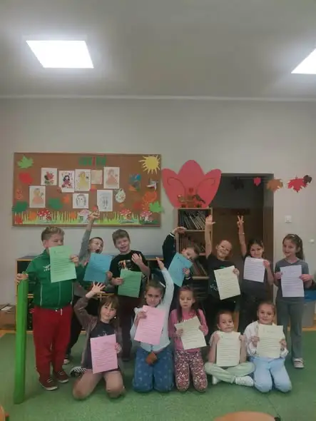 Pierwszoklasiści ze świetlicy szkolnej oficjalnie zostali „Świetlikami”