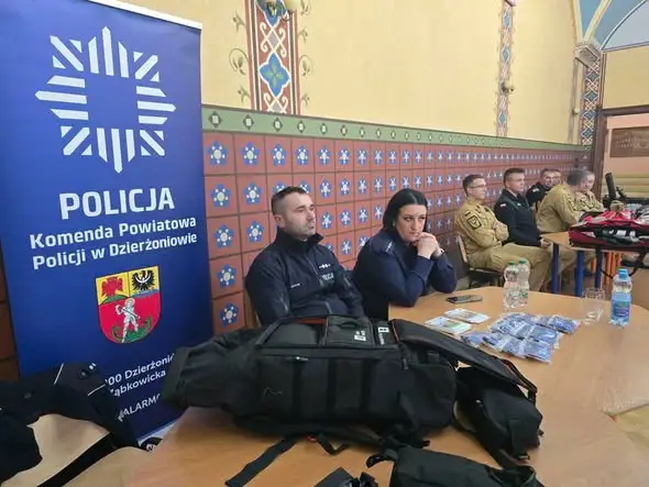 Dzierżoniów: policjanci wzięli udział w Krajowym Treningu Rodzinnym
