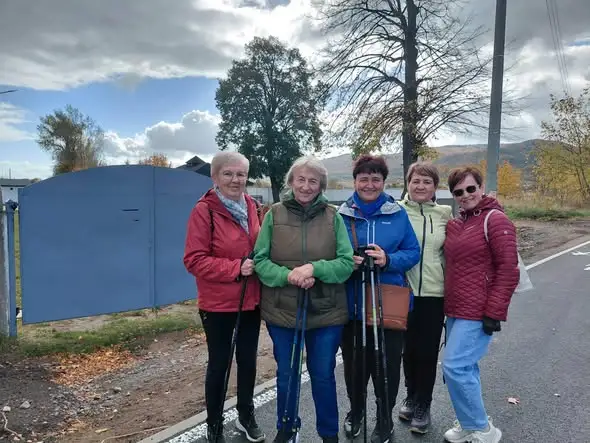 Pieszyce: spacer z kijkami i książką „Siła kobiet” – relacja z wydarzenia