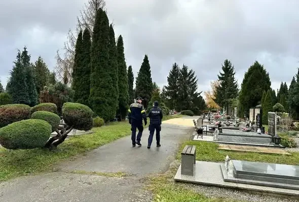 Więcej patroli na cmentarzu w Dzierżoniowie przed Wszystkich Świętych