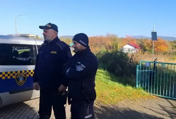 Dzierżoniowscy dzielnicowi sprawdzają miejsca, w których mogą przebywać osoby potrzebujące pomocy