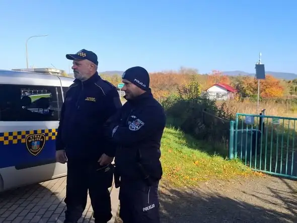 Dzierżoniowscy dzielnicowi sprawdzają miejsca, w których mogą przebywać osoby potrzebujące pomocy