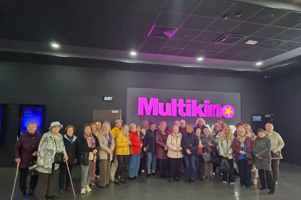 Seniorzy z Gminy Łagiewniki obejrzeli filmy w Multikinie w Świdnicy